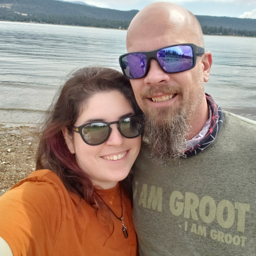 Meet your Poshers, Cassidy and Jason